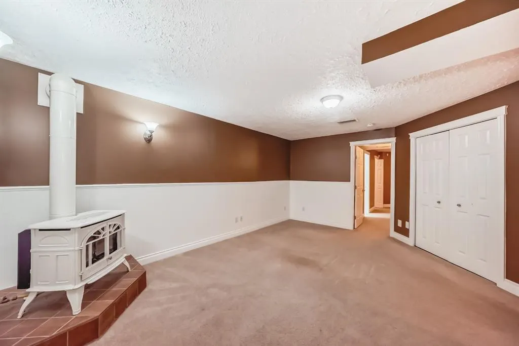 33 Covepark Road NE