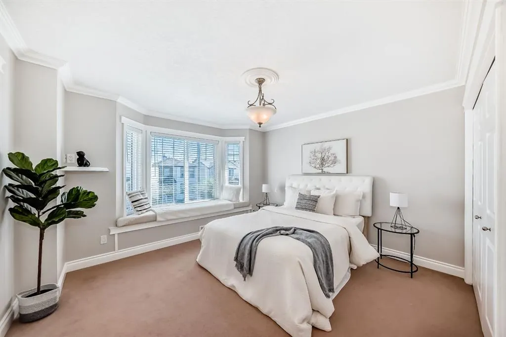 33 Covepark Road NE