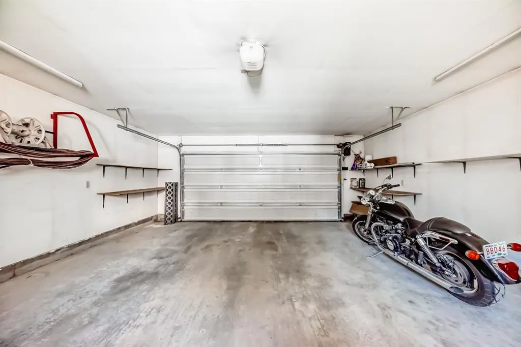 33 Covepark Road NE