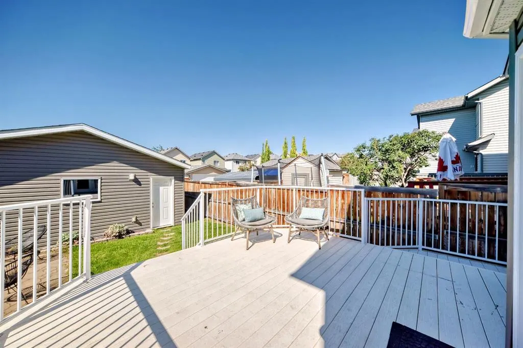 33 Covepark Road NE