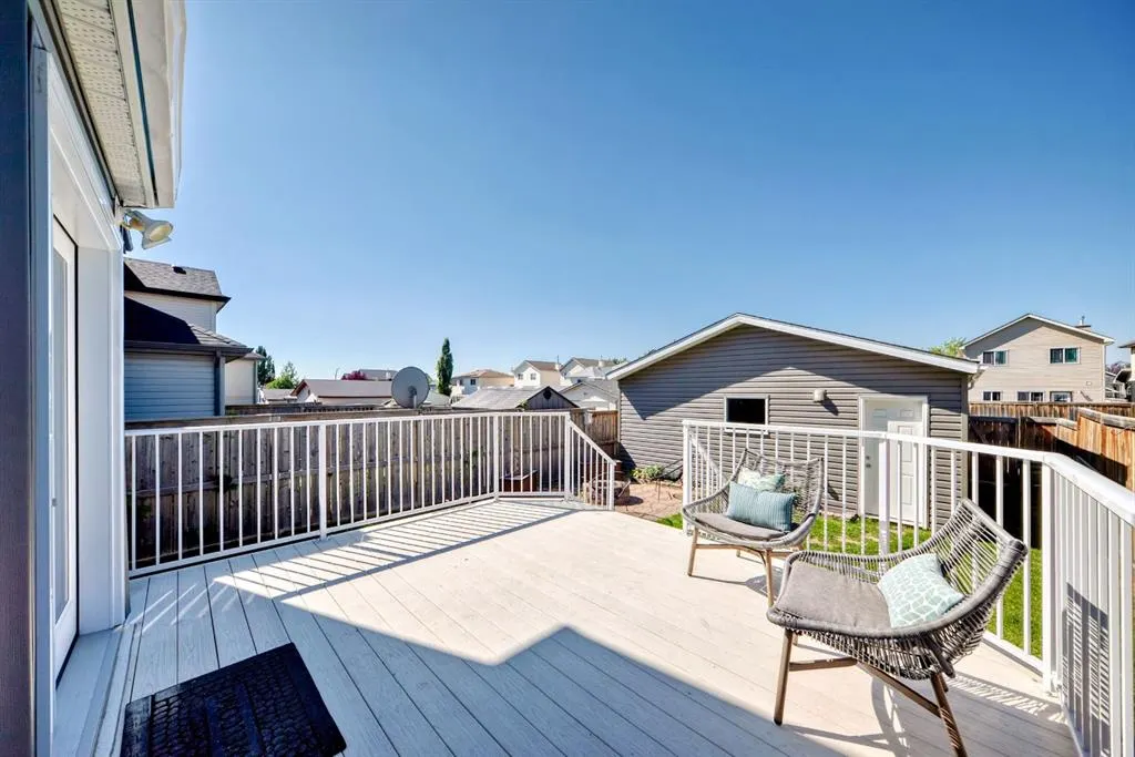 33 Covepark Road NE