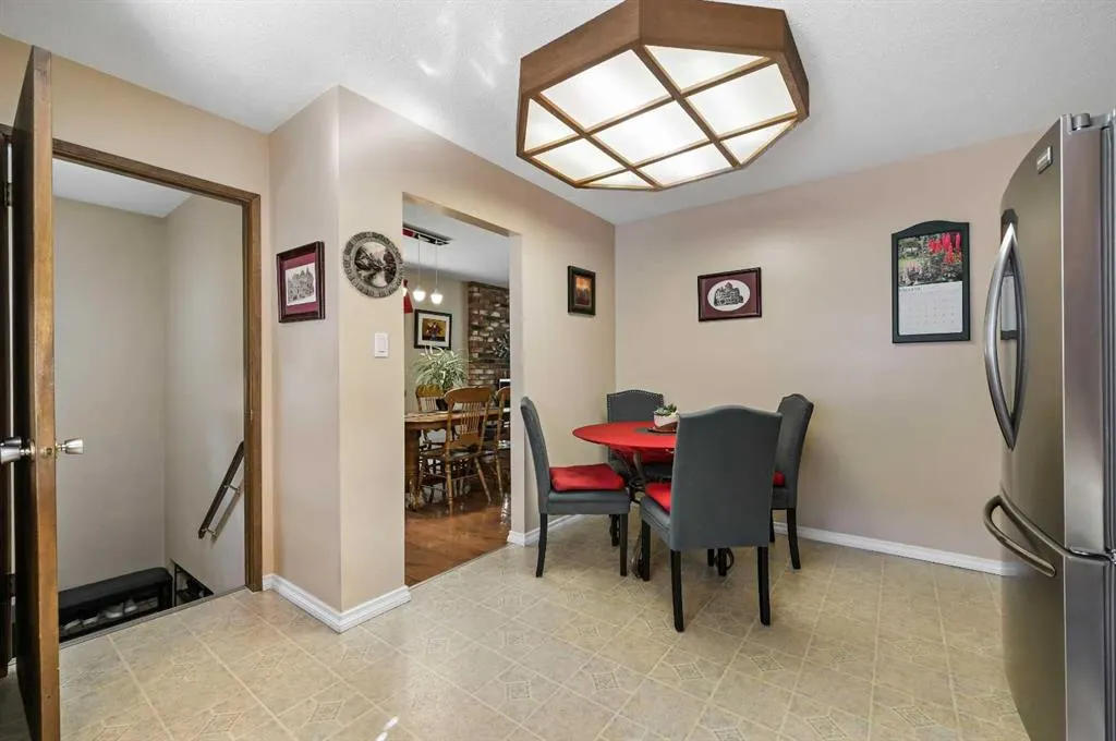 1860 Lysander Crescent SE