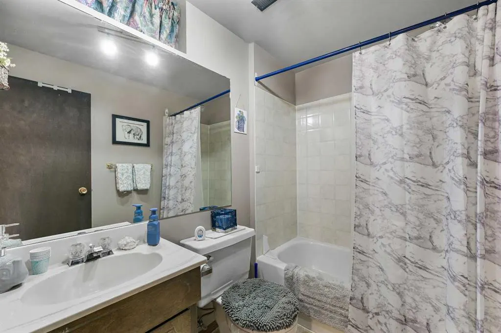 1860 Lysander Crescent SE