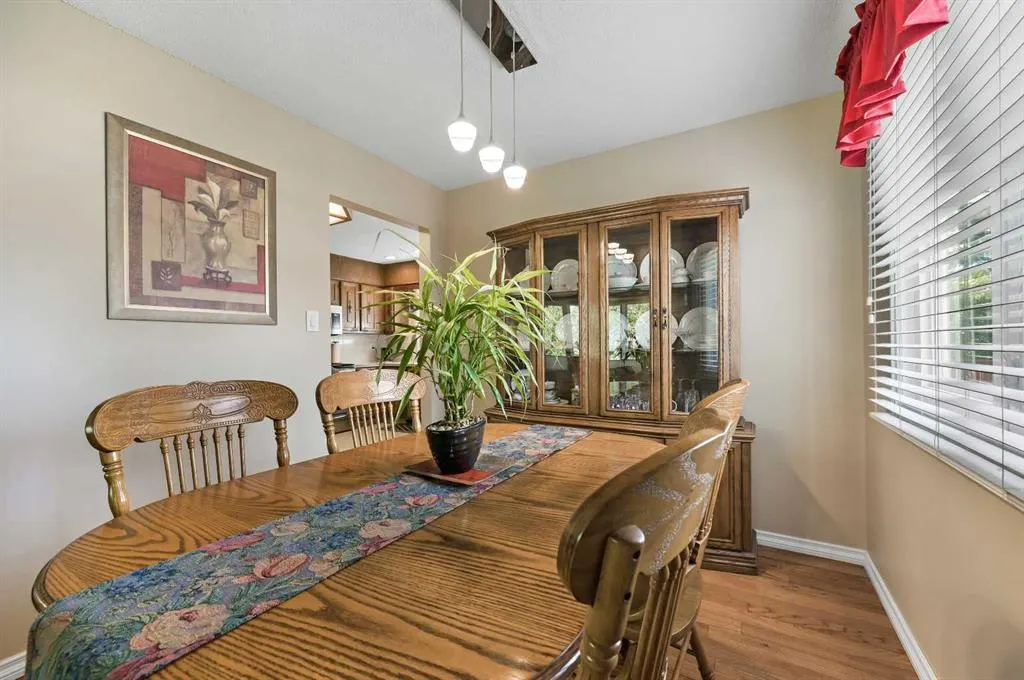 1860 Lysander Crescent SE