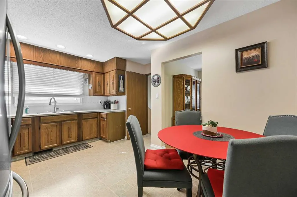 1860 Lysander Crescent SE