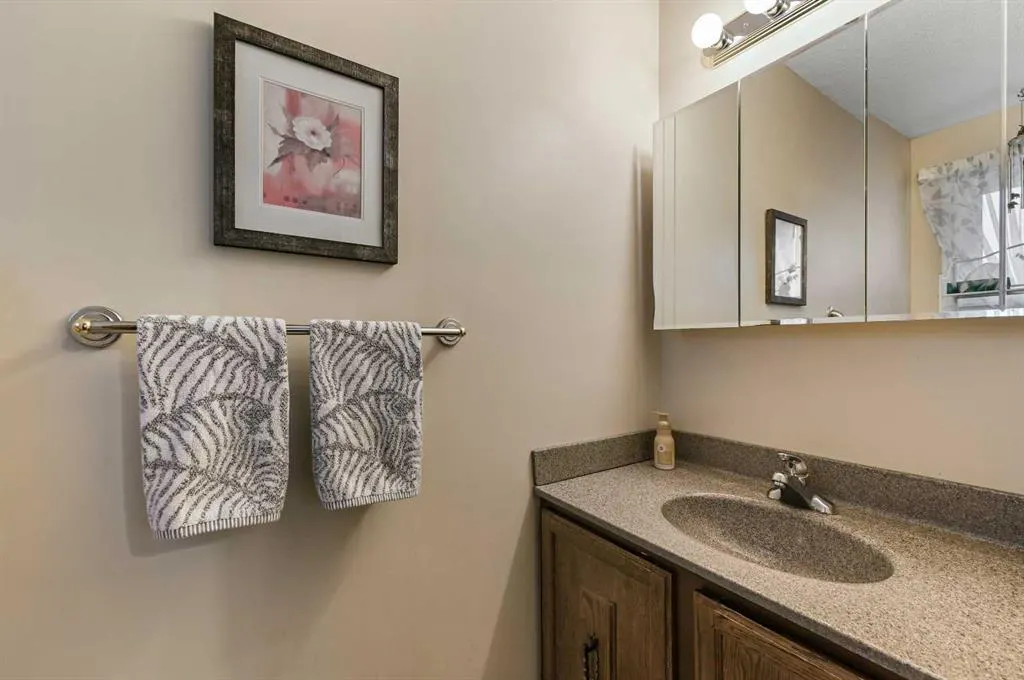 1860 Lysander Crescent SE