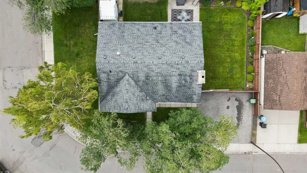 1860 Lysander Crescent SE