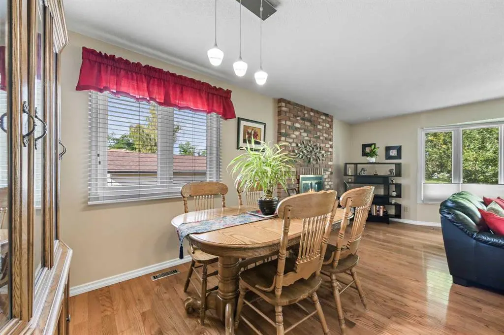 1860 Lysander Crescent SE