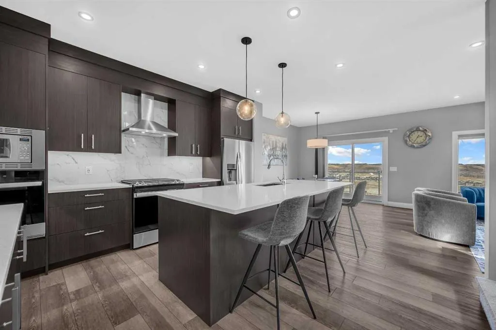 252 Walcrest View SE