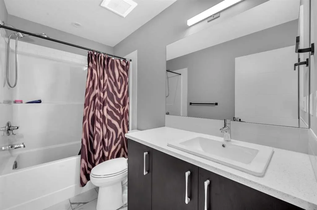 252 Walcrest View SE