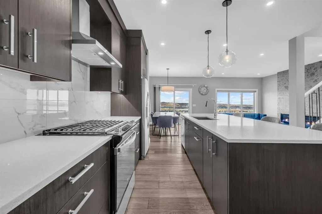 252 Walcrest View SE