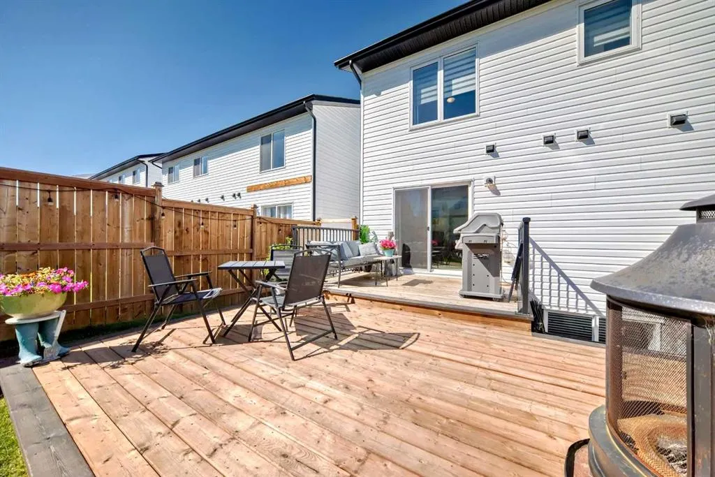 22 Vincent Gate