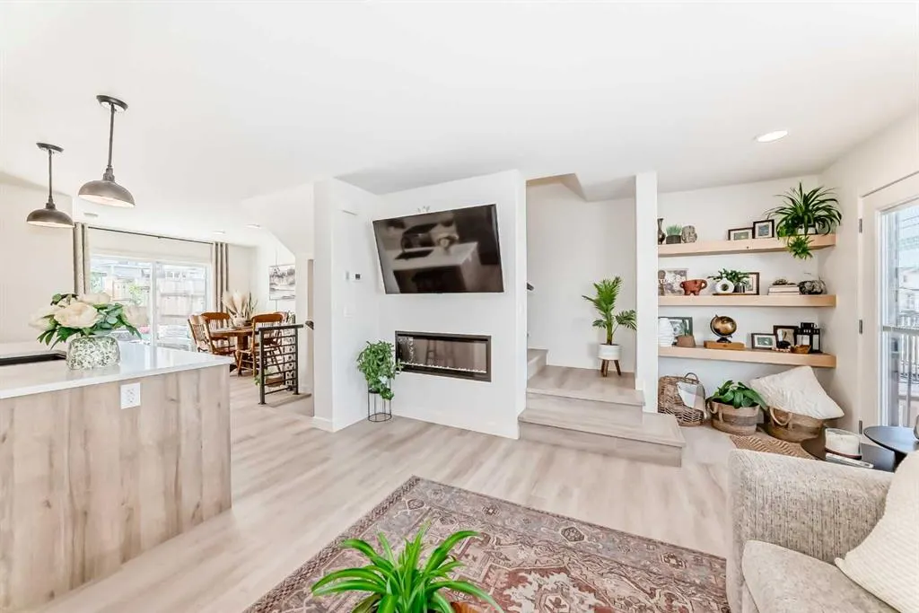22 Vincent Gate
