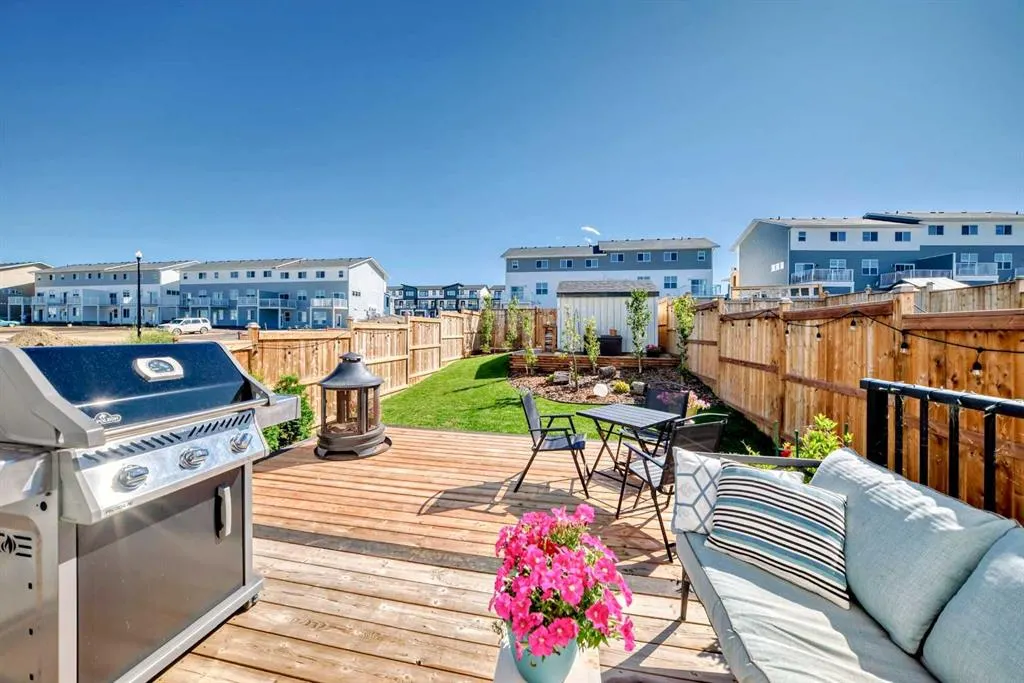 22 Vincent Gate
