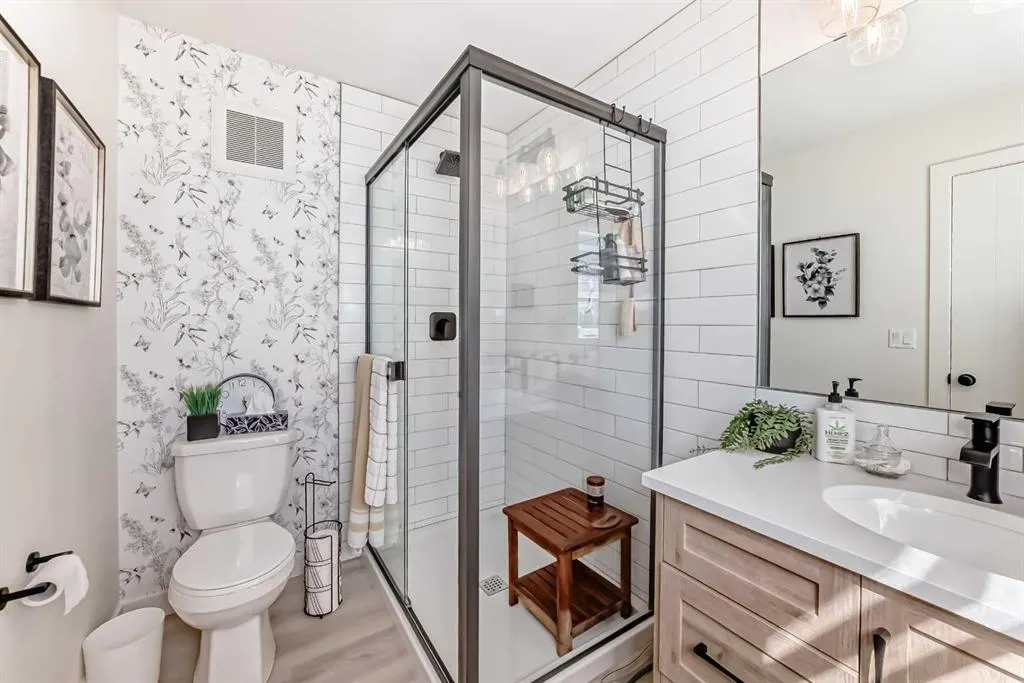 22 Vincent Gate