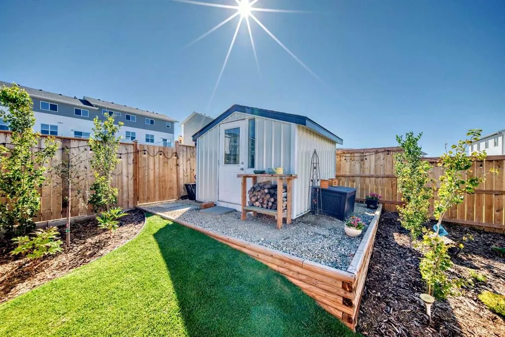 22 Vincent Gate