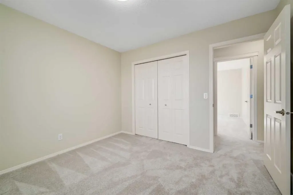 109 Sherwood Way NW