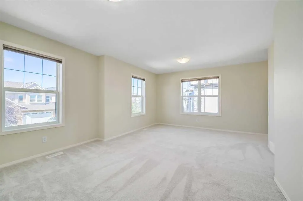 109 Sherwood Way NW