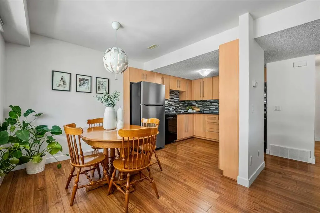 2200 Woodview Drive SW, #702