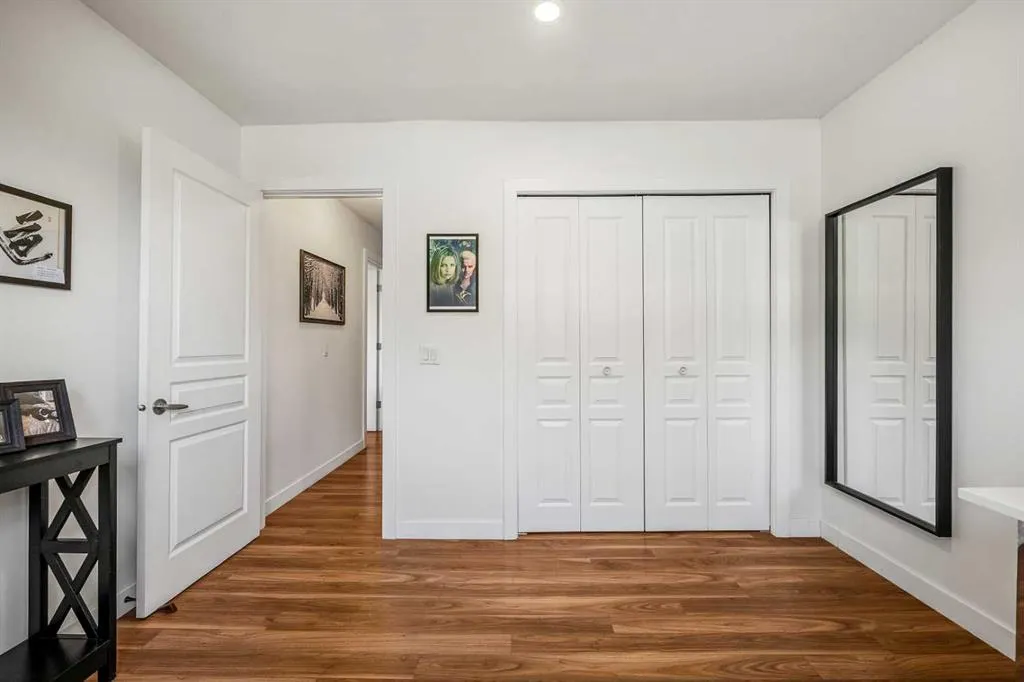 2200 Woodview Drive SW, #702