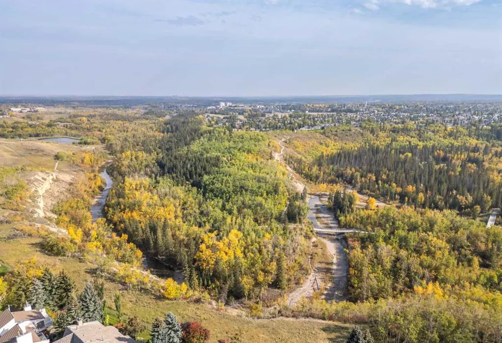 2200 Woodview Drive SW, #702