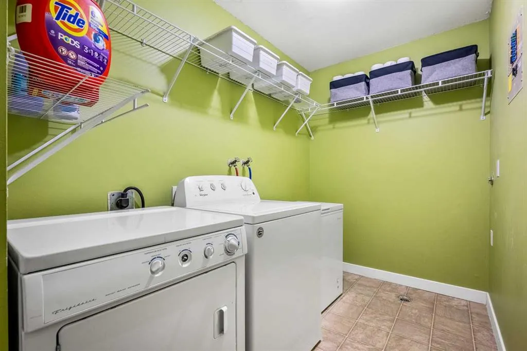 2200 Woodview Drive SW, #702