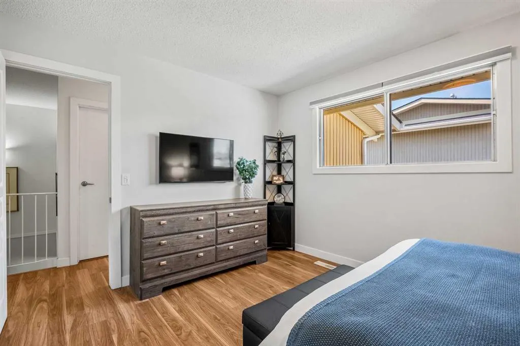 2200 Woodview Drive SW, #702