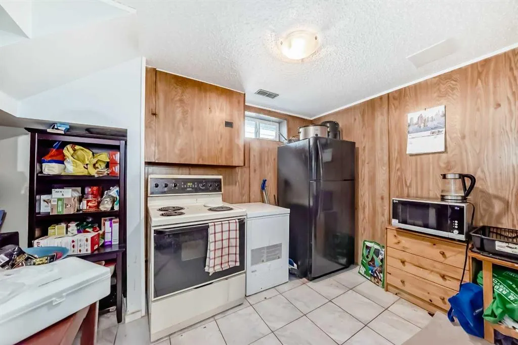 2833&2835 9 Avenue SE