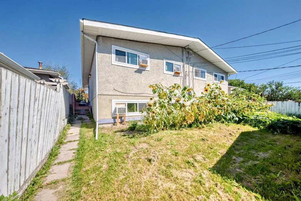 2833&2835 9 Avenue SE