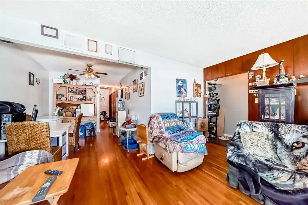 2833&2835 9 Avenue SE