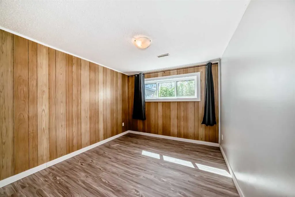 2833&2835 9 Avenue SE