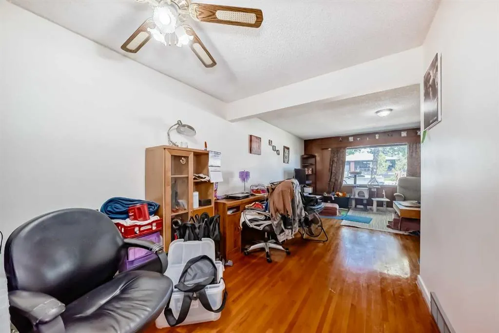 2833&2835 9 Avenue SE