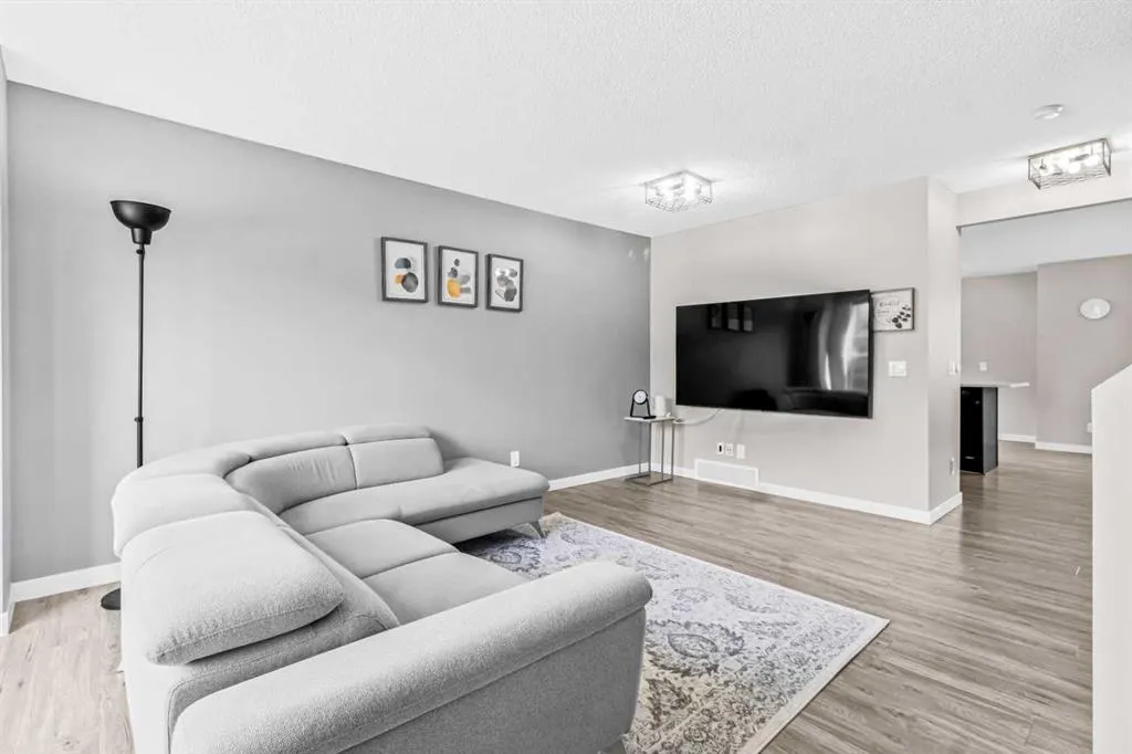137 Covepark Crescent NE