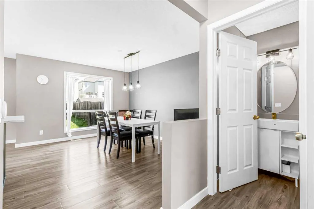 137 Covepark Crescent NE