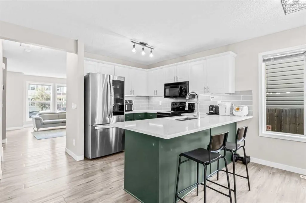 137 Covepark Crescent NE