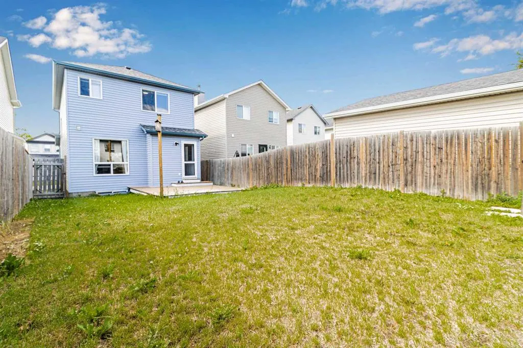 137 Covepark Crescent NE