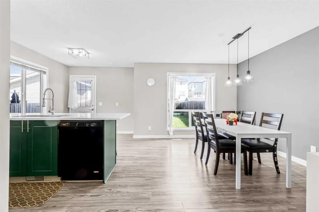 137 Covepark Crescent NE