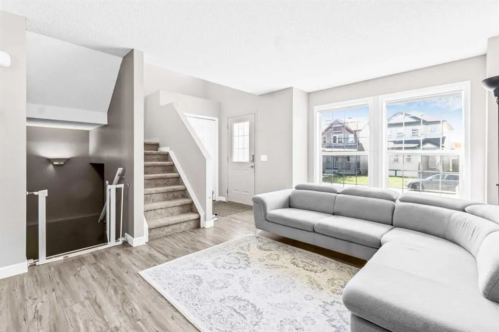 137 Covepark Crescent NE