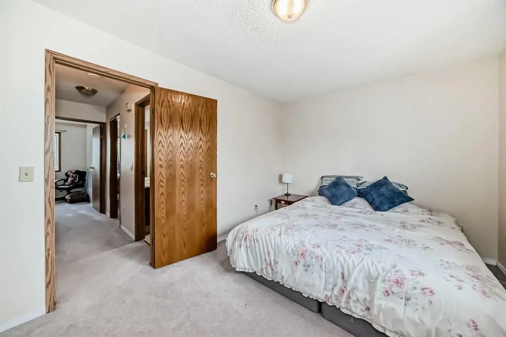 110 Edgeburn Crescent NW