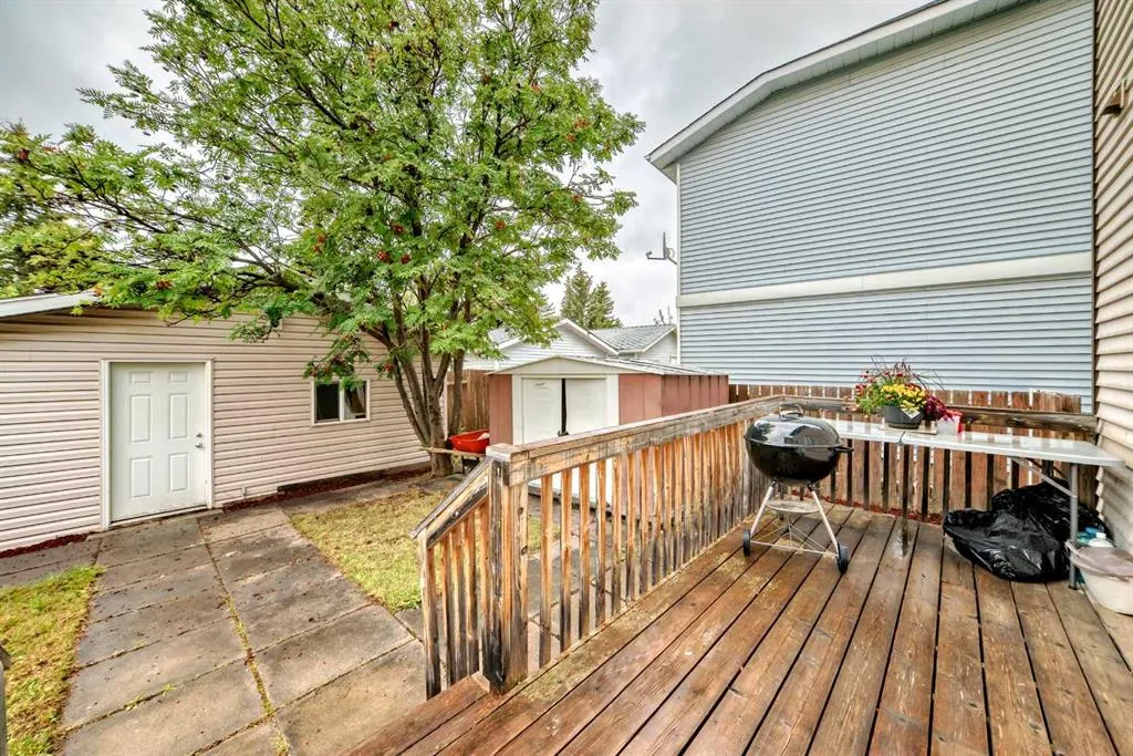 110 Edgeburn Crescent NW