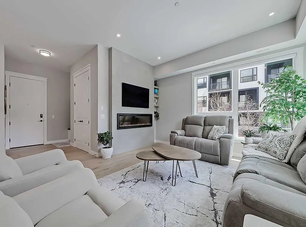 135 Lebel Crescent NW, #201