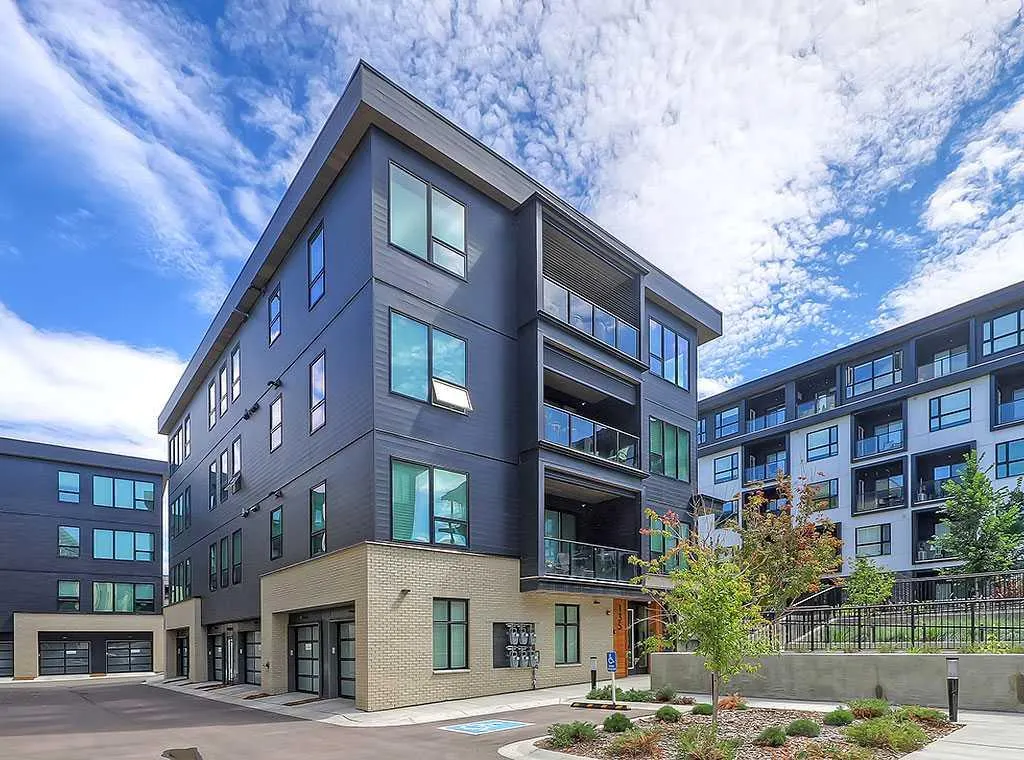 135 Lebel Crescent NW, #201