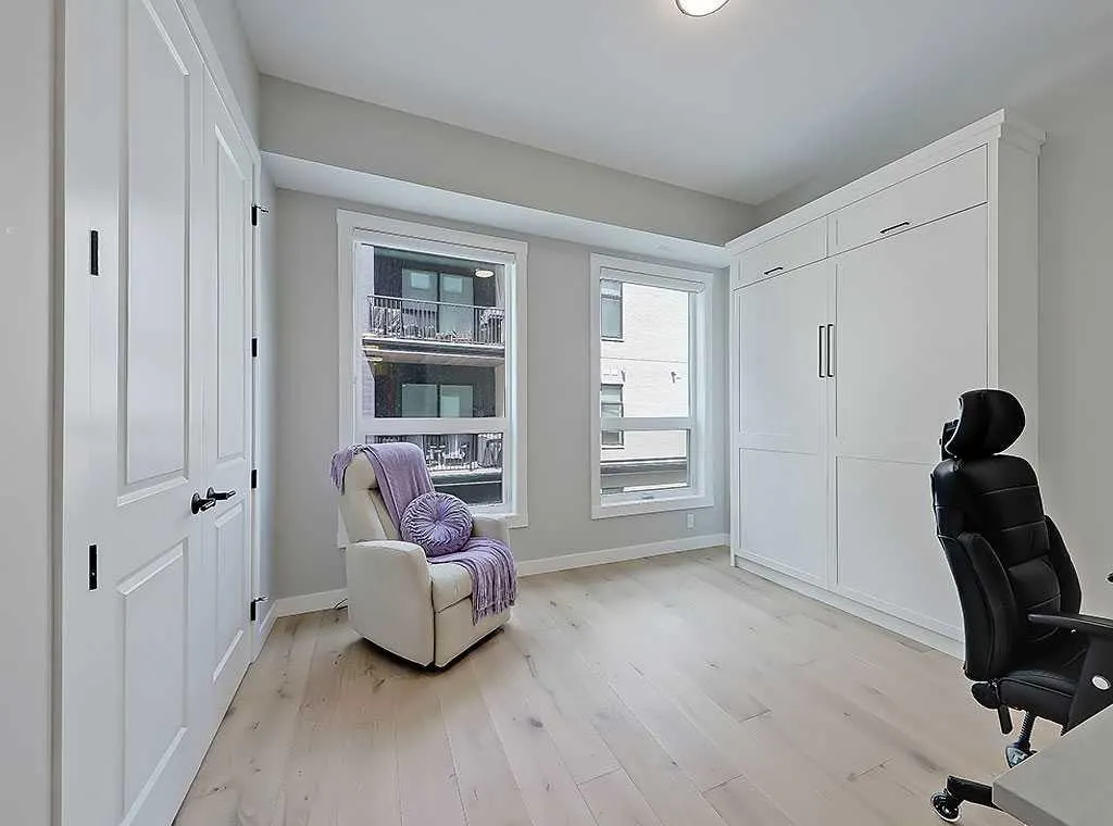 135 Lebel Crescent NW, #201