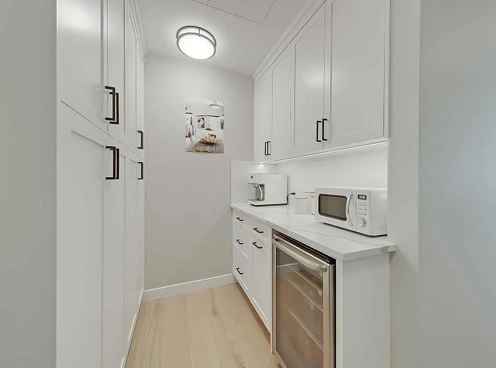 135 Lebel Crescent NW, #201