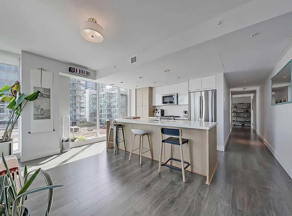 510 6 Avenue SE, #406