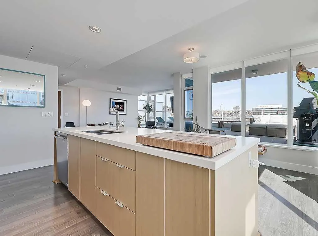 510 6 Avenue SE, #406