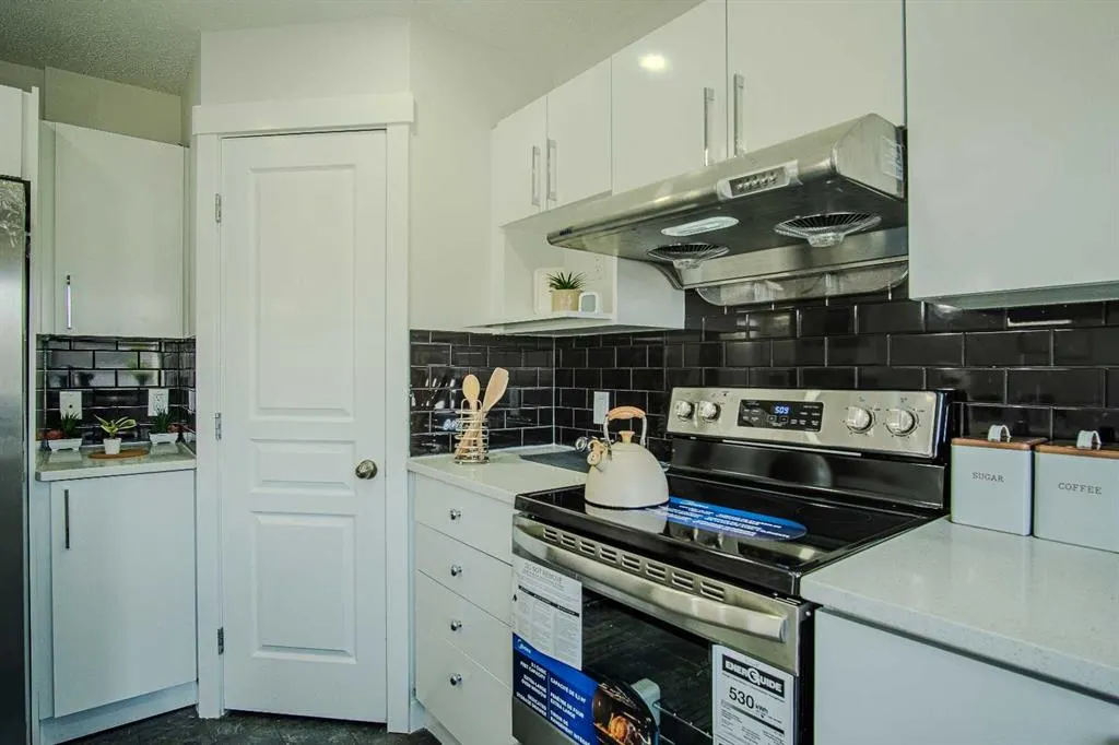 23 Saddlebrook Gardens NE