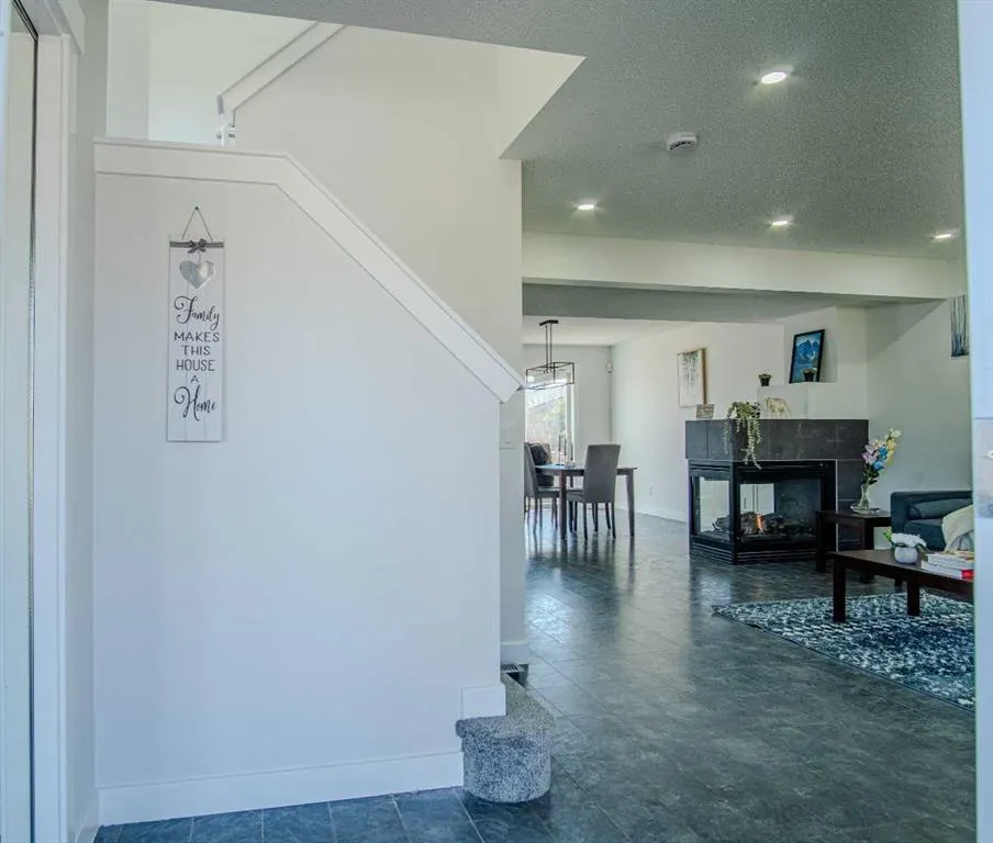 23 Saddlebrook Gardens NE