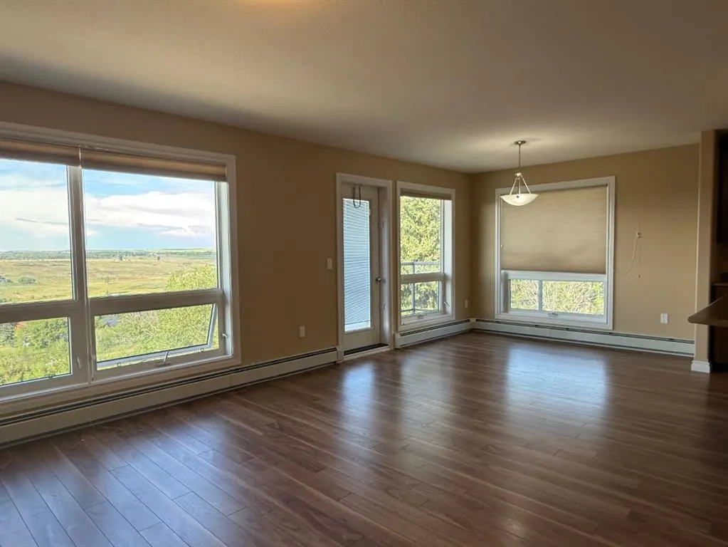 5015 Riverside Drive, ##302