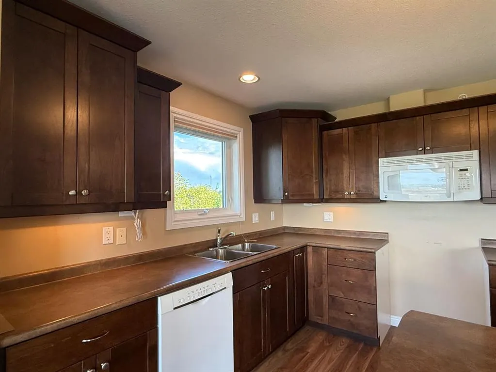 5015 Riverside Drive, ##302